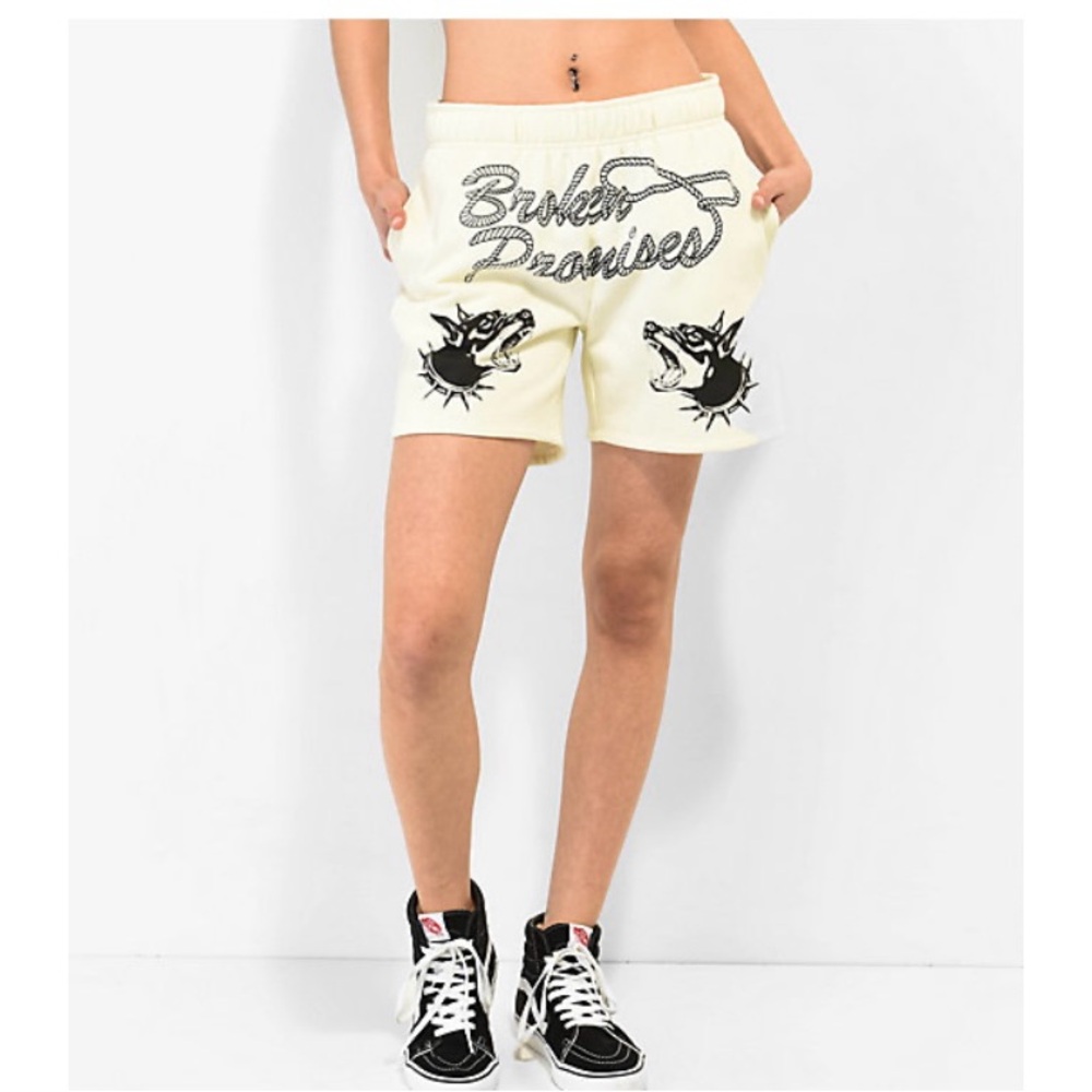 NWOT - Broken Promises Lasso Cream Sweat Shorts - small